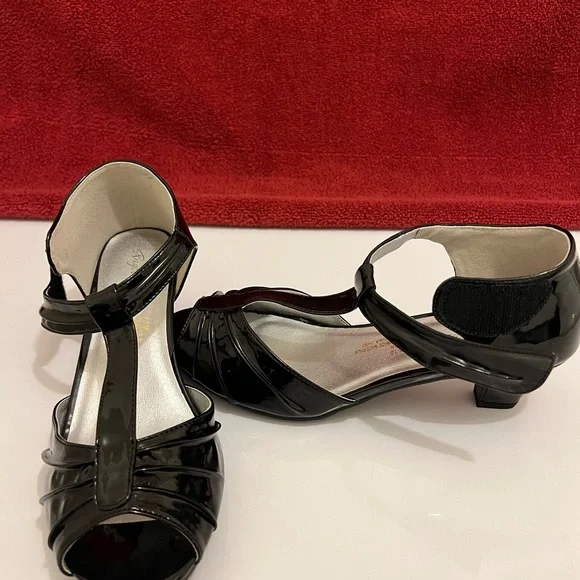 Angel Steps Eva Pump Women’s Shoes, Black Patent, Size—7.5 - Picture 9 of 12